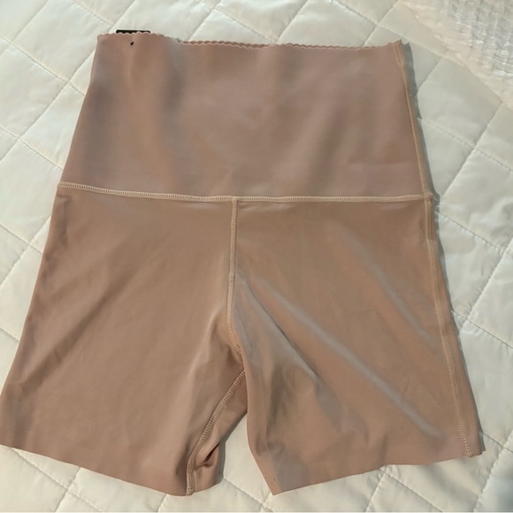 Kathy Ireland Women's 2pk Nude & Black Shapewear Shorts - Picture 9 of 12